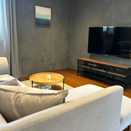 Apartment S Vyhledem Do Parku